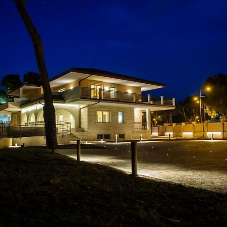 Aurum Suites Пескара Экстерьер фото