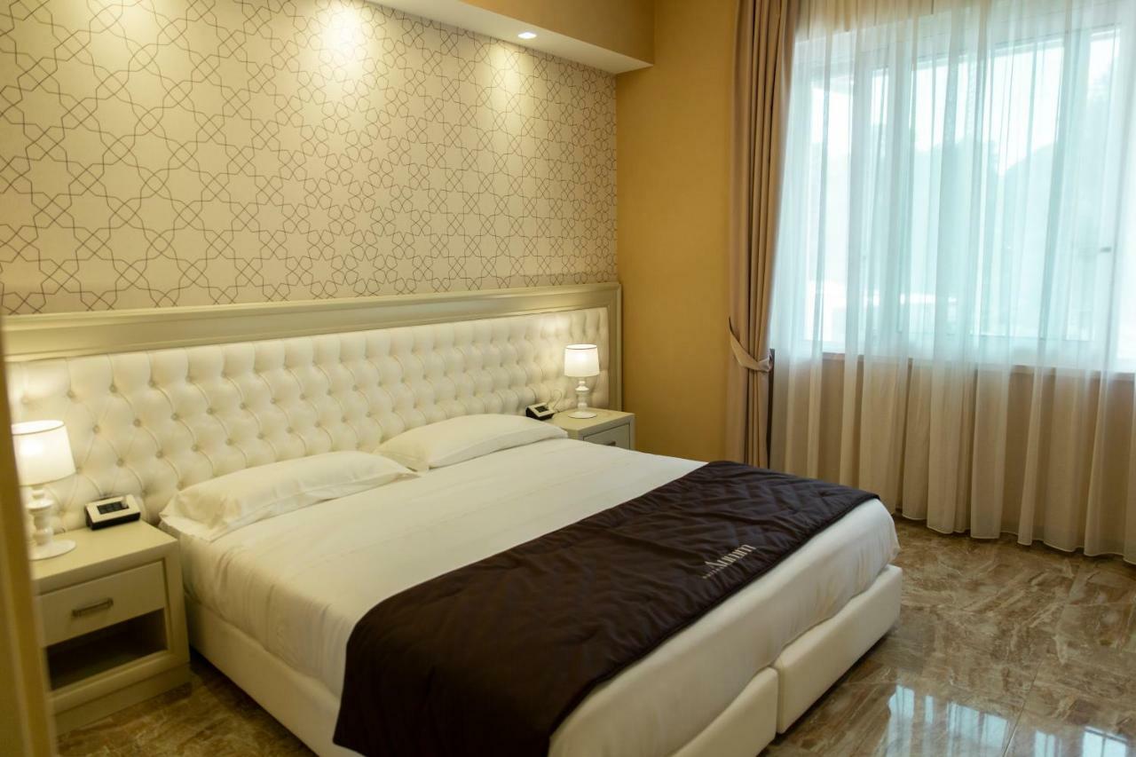 Aurum Suites Пескара Экстерьер фото