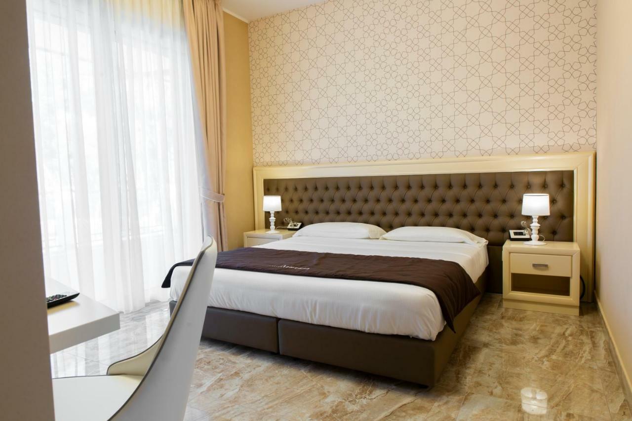 Aurum Suites Пескара Экстерьер фото